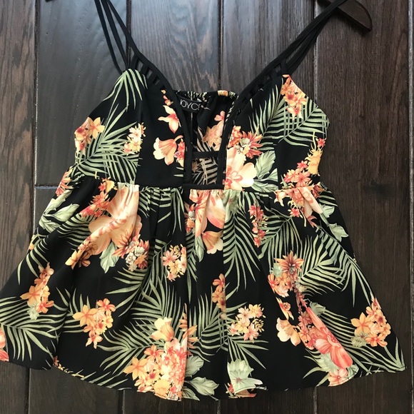 Tops - Tropical Floral Top Size Large